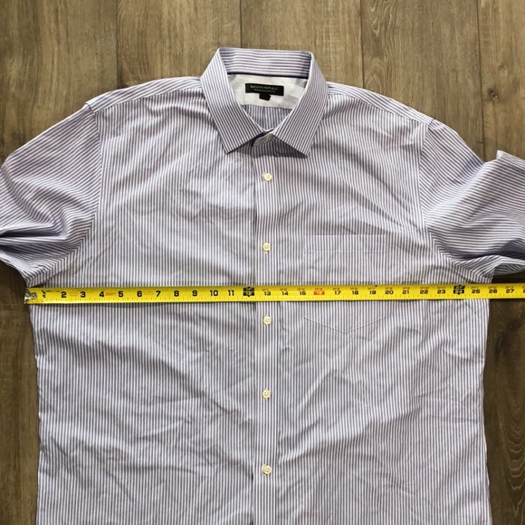 Like new! - BANANA REPUBLiC Non-Iron Classic Fit 100% Cotton Button Down Shirt - Picture 9 of 10